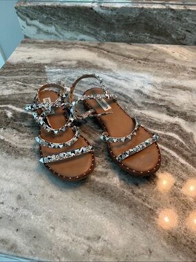 Steve Madden Tan Leather Studded Strappy Sandals with Silver Pyramid Studs